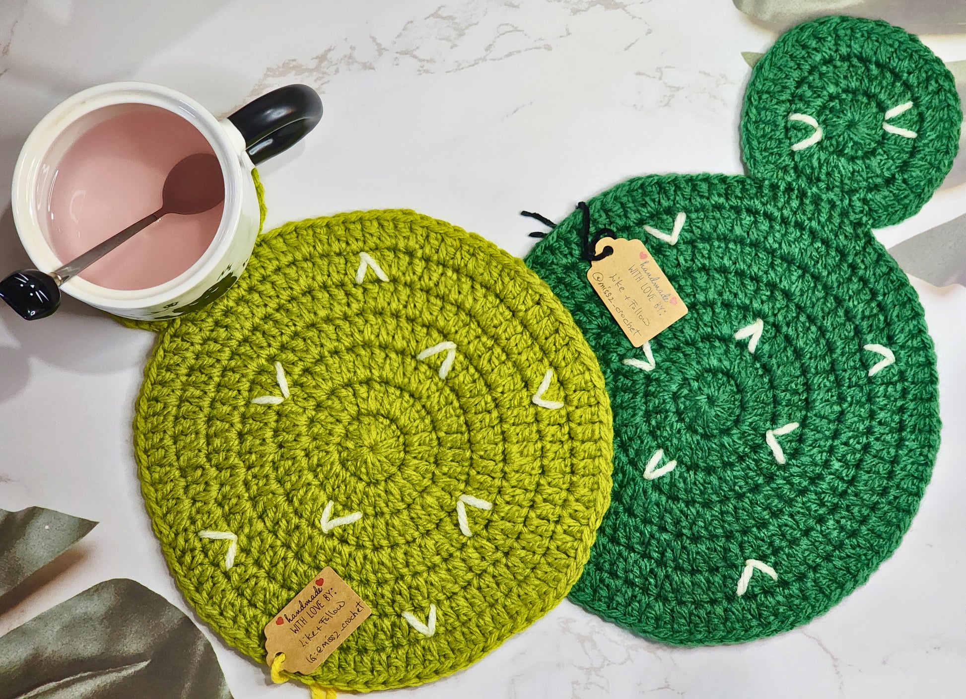 Cactus crochet centerpieces to glow up your table