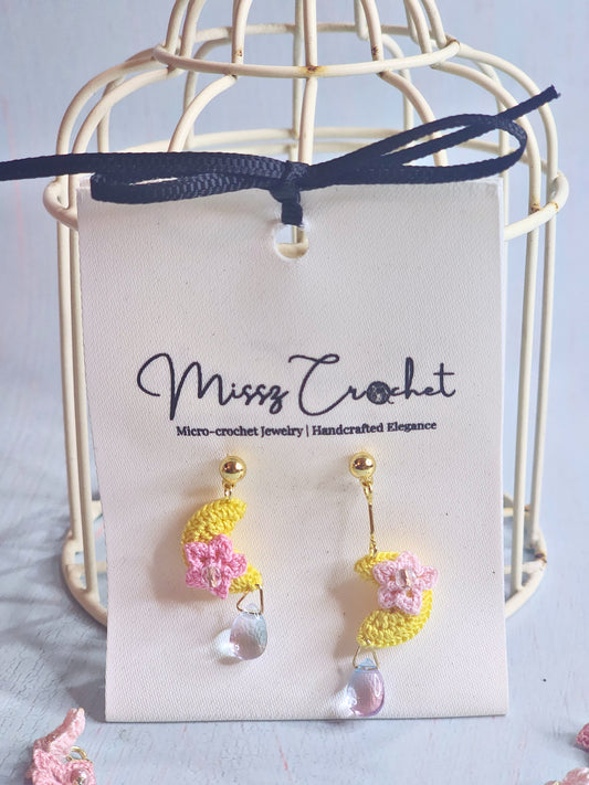 Handcrafted micro-crochet asymmetrical Autumn moon earrings. Miyuki glass beads from Japan and 18K gold-plated ear hooks.