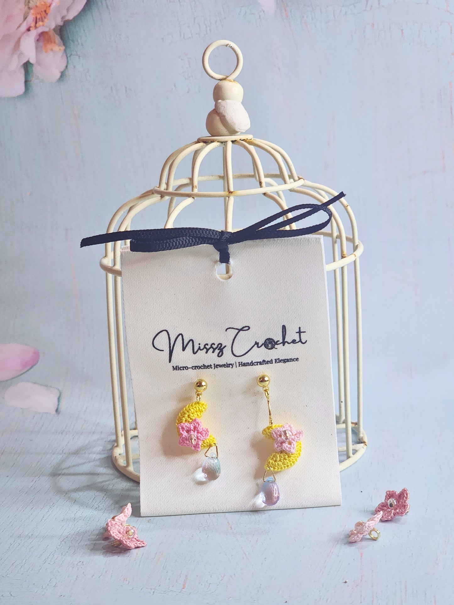 Handcrafted micro-crochet asymmetrical Autumn moon earrings. Miyuki glass beads from Japan and 18K gold-plated ear hooks.