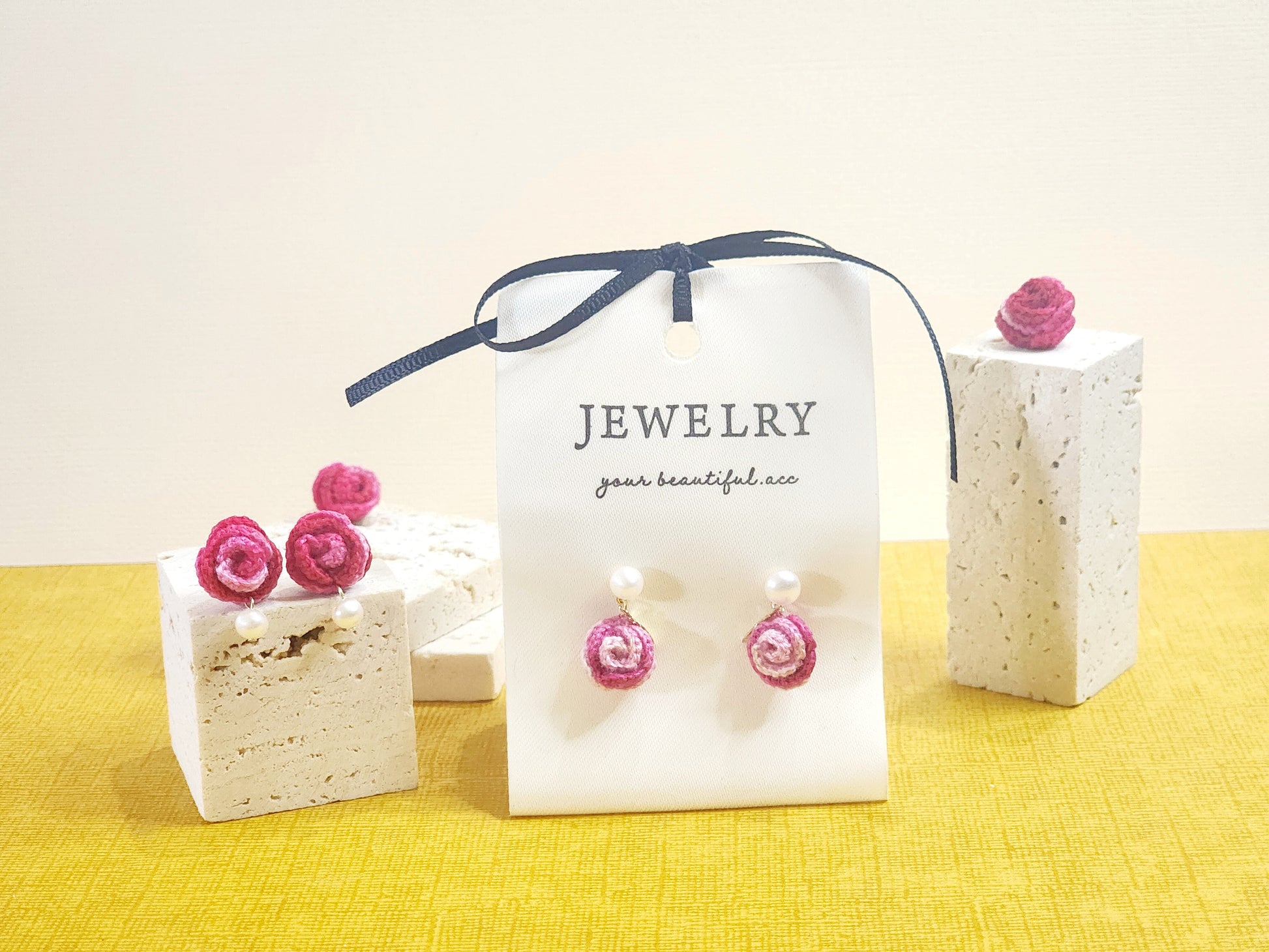 Rose with Freshwater Pearl & Gold-plated Leaf Micro-crochet Earrings