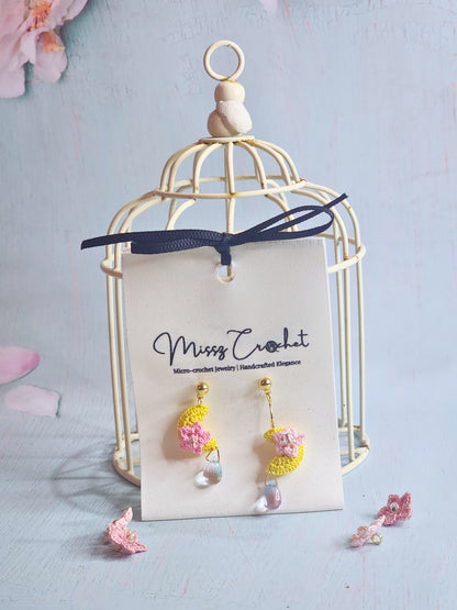 Handcrafted micro-crochet asymmetrical Autumn moon earrings. Miyuki glass beads from Japan and 18K gold-plated ear hooks. 