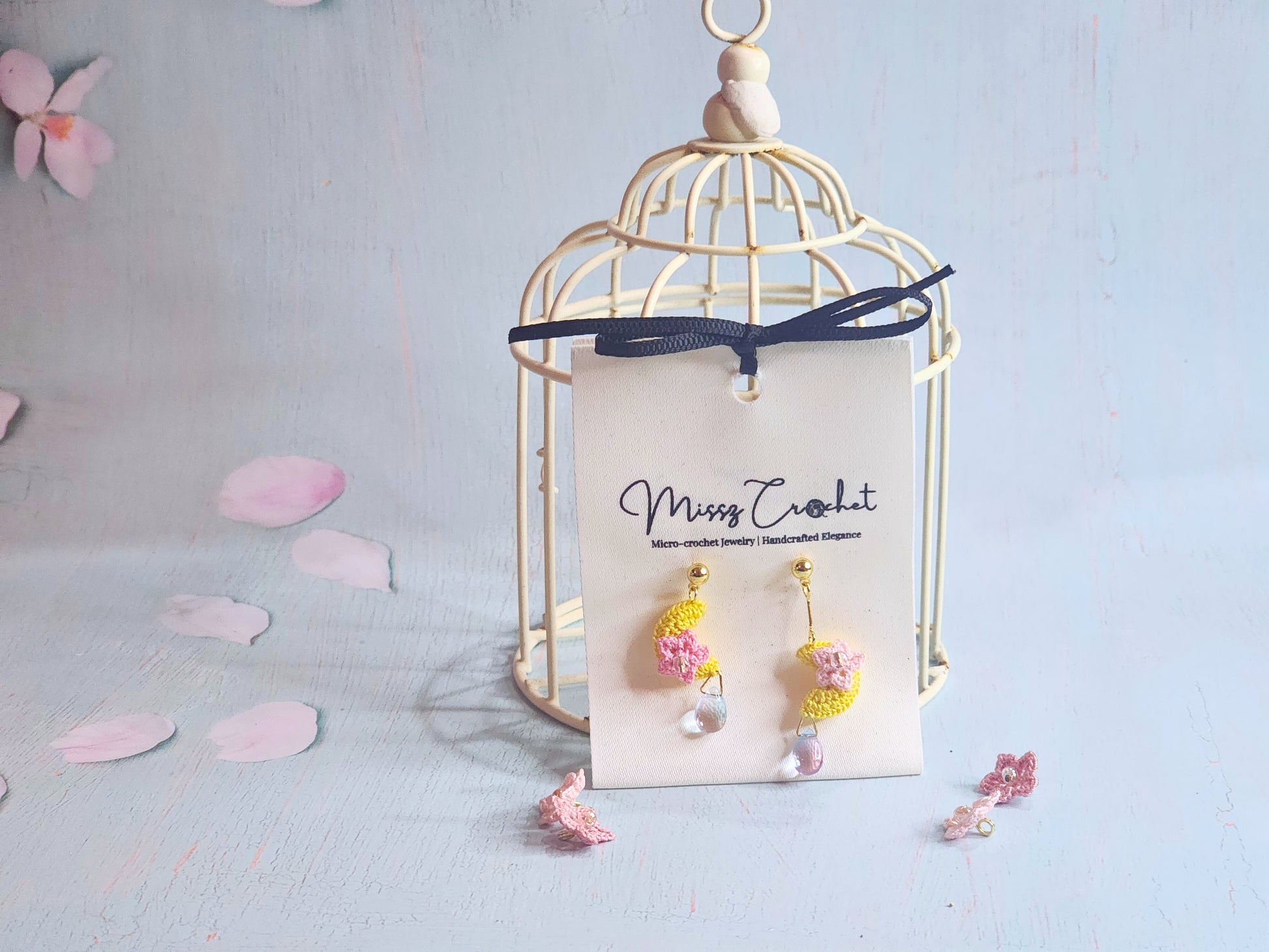 Handcrafted micro-crochet asymmetrical Autumn moon earrings. Miyuki glass beads from Japan and 18K gold-plated ear hooks. 