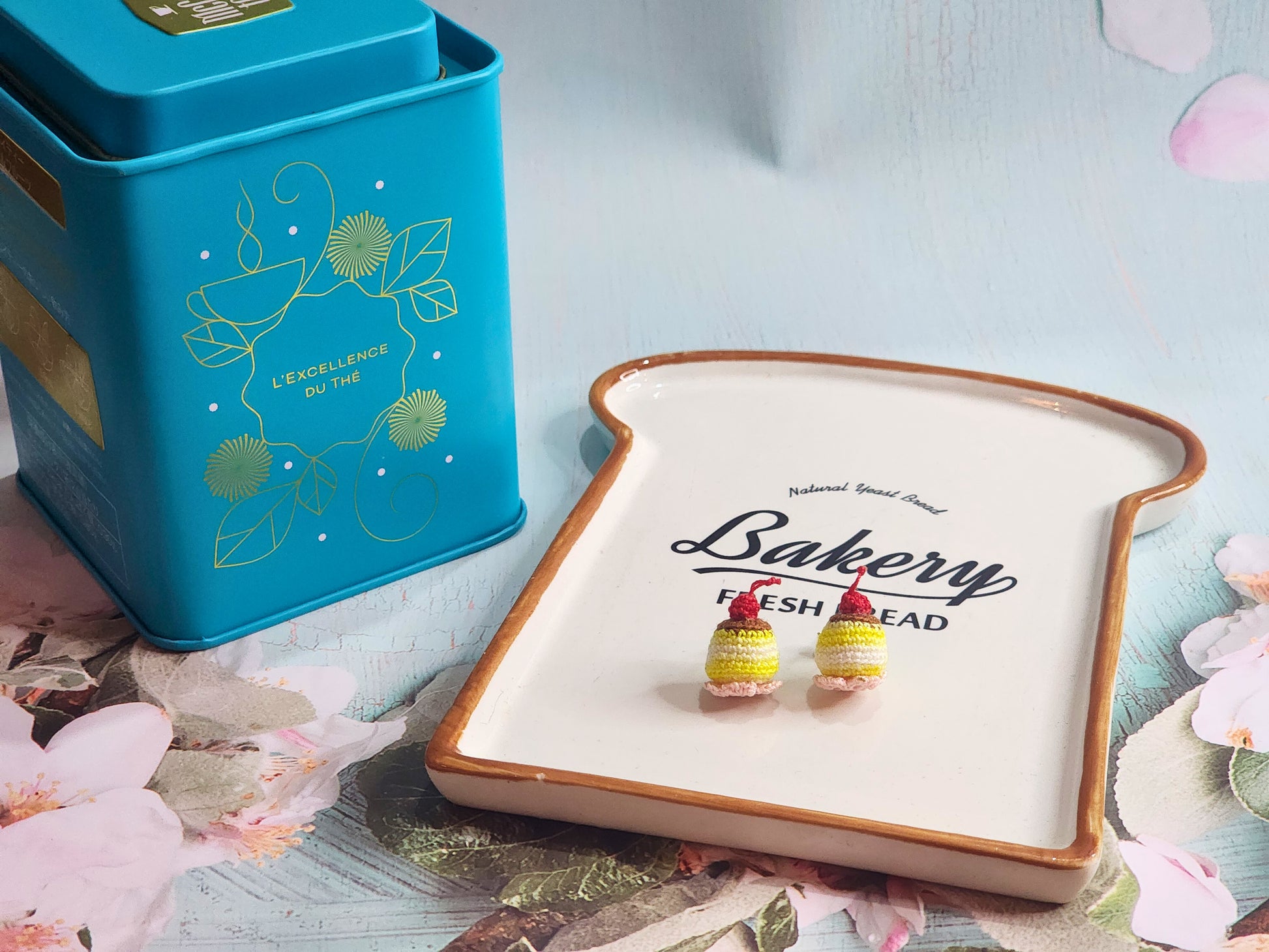 Handcrafted sweet flan on Sakura micro-crochet earrings on 18K gold-plated ear studs